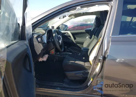 2015 Toyota Rav4 Xle z USA, uszkodzony, nr VIN 2T3WFREV8FW158396